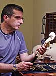 FERNANDO LIMA - Φτιάχνοντας κιθάρες στην Cremona<BR>(των Νίκου Ευθυμίου & Γιώργου Τοσικιάν)<BR><FONT size=1>[οργανοποιία]</FONT>